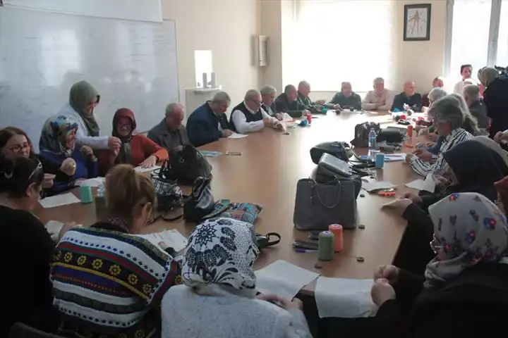 60 Yaş Üstü İçin 'Tazelenme Üniversitesi' Başladı