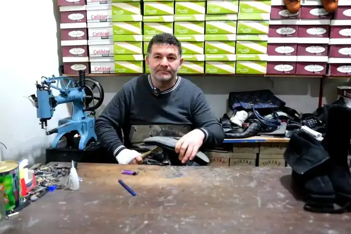 Erzincan'da Ayakkabı Tamirciliği Yok Oluyor!