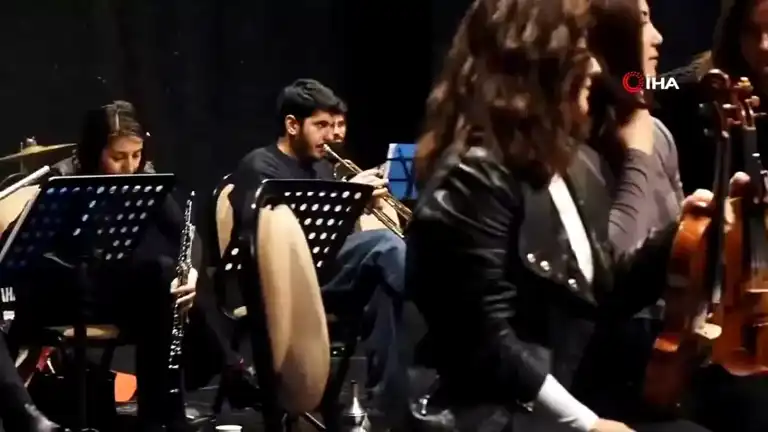 Bakan Tekin'den Samsun Maarif Orkestrası'na Destek