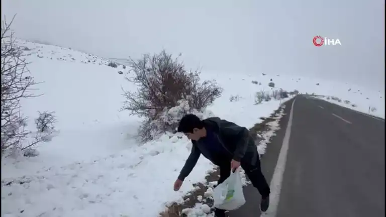 Genç Bir Çocuk Doğanın Dostlarına Yardım Eli Uzatıyor