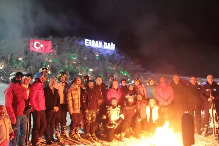 Dağ Kayak Merkezi Sezonuna Başladı