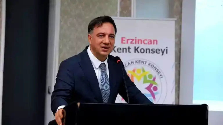 Erzincan'da Yeni Kent Konseyi Başkanı Seçildi
