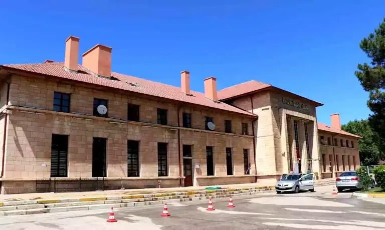 Erzincan Tren Garı: Depremlere Direndi!