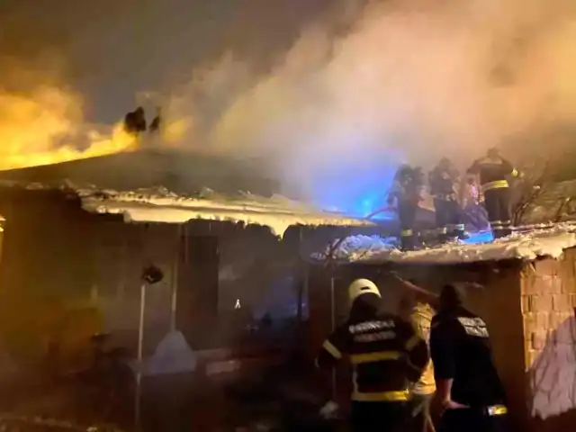 Erzincan'da Ev Yangını Sönmüştür