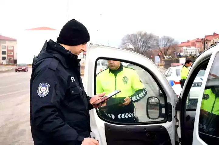 Erzincan'da Güvenlik Denetimi: 829 Kişi Sorgulandı