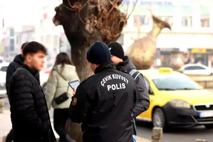 Erzincan'da Huzur Operasyonu: 1750 Kişi Kontrol Edildi