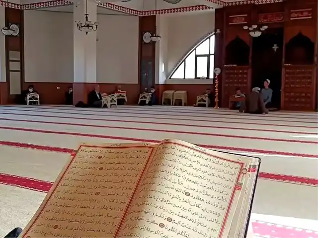 Erzincan'da Genç Hafızlar Mukabeleyi Yaşatıyor