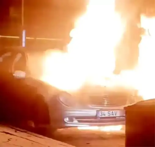 Gece Yarısı Erzincan'da Otomobilde Yangın!