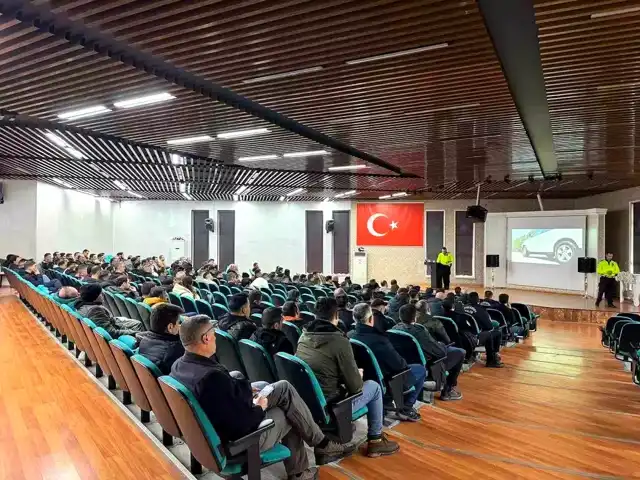 Erzincan'da Polisler Trafik Güvenliği Eğitimi Aldı