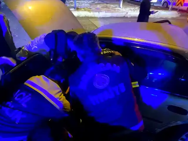 Erzincan'da 3 Yaralı Trafik Kazası!