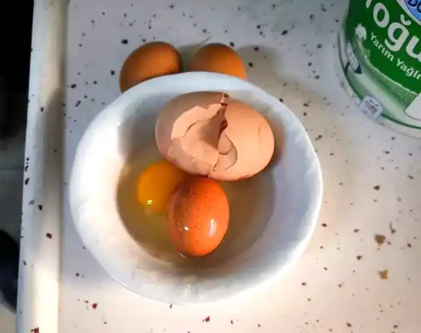Erzincan'da Yumurta İçi Yumurta Şaşkınlığı!