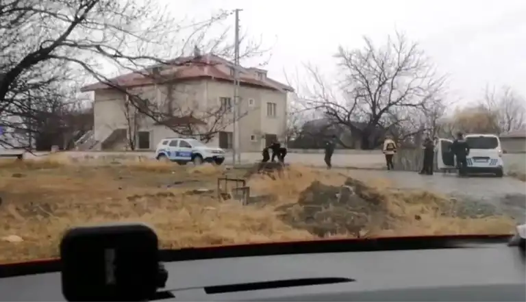 Kaçak Göçmenler Kovalamaca Sonucu Yakalandı