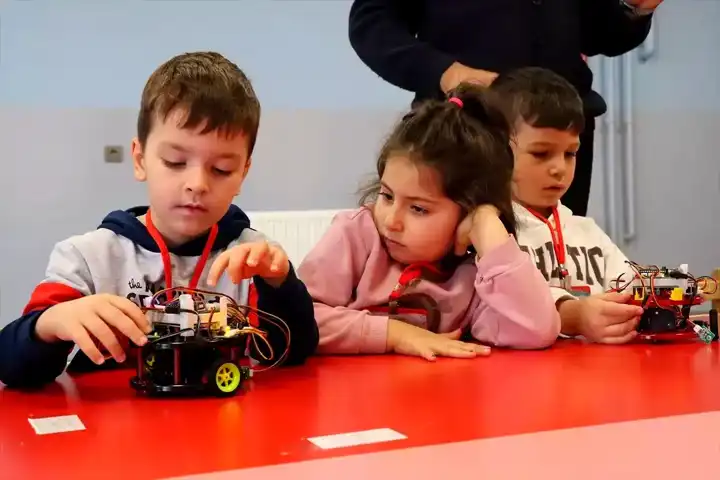 Minik Mühendisler Kodlama Öğrendi!
